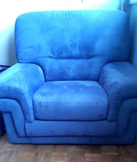 Mobilier 2 fauteuils bleus confortables. Belle couleur. 1 seul possible aussi.