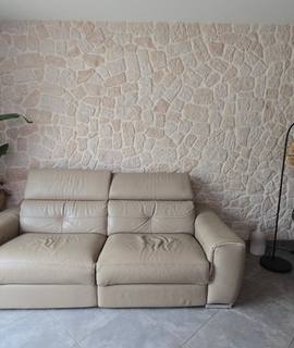 Mobilier canapé en cuir 3 places électrique de couleur beige