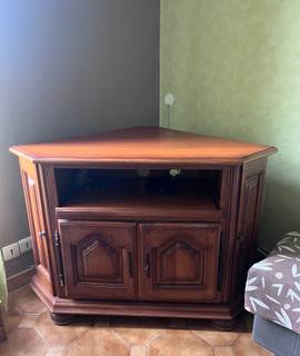 Mobilier un meuble Tv et Hi-fi d’angle en bois
