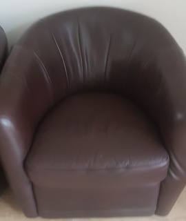 Mobilier paire de fauteuils cuir NATUZZI brun foncé