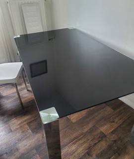 Mobilier table en verre fumé