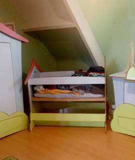 Mobilier une Chambre Complète pour Bébé en Superbe Etat et Très Jolie