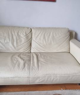Mobilier canapé en cuir beige convertible