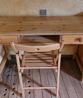 Mobilier bureau enfant en bois clair