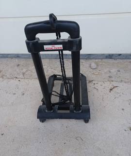 Outillage petit diable pour sac de croquettes