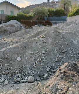 Terre et gravats de terre d'alluvions de très bonne qualité !