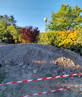 Terre et gravats urgent donne terre extraire de fouilles de fondations