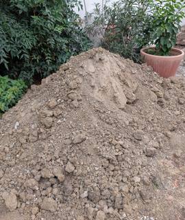 Terre et gravats 2 à 3 m3 de terre