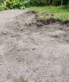 Terre et gravats terre de jardin. 2m3