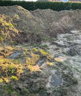 Terre et gravats terre A Donner