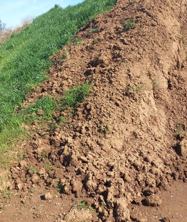 Terre et gravats 80m3 de terre végétale