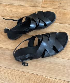 Vêtements paire de sandales noires T38